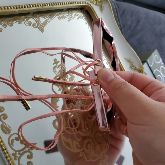 Holographic lace up choker - Picture 2 of 2